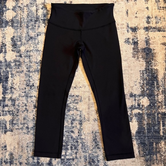 Lululemon Wunder Under Crop 21” Size 4 In Black “like new” - Picture 2 of 10
